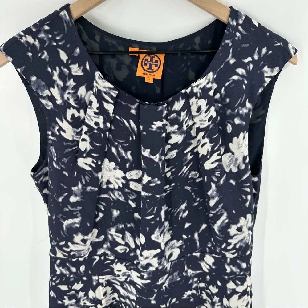 Tory Burch pattern stretch approx